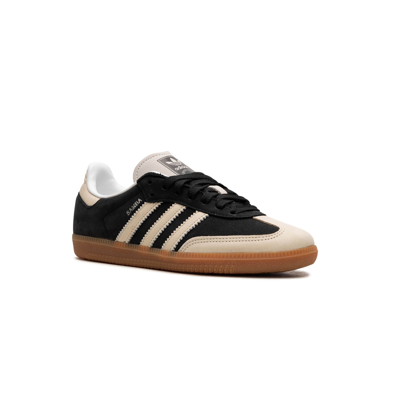 "Core Black / Wonder White"
